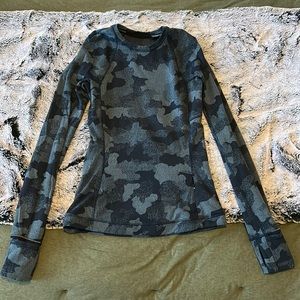 Lululemon Blue long sleeve shirt size 4